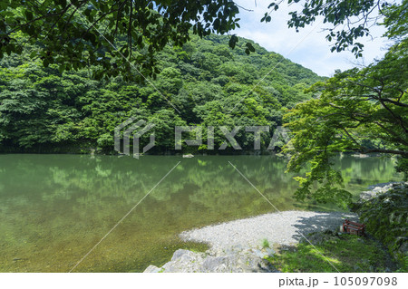 渡月橋付近　嵐峡　桂川　水鏡 105097098