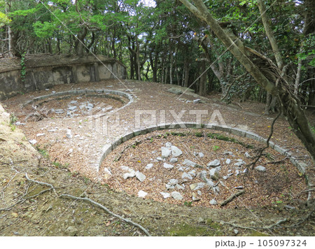 対馬・金田城 城山砲台 砲台跡 105097324