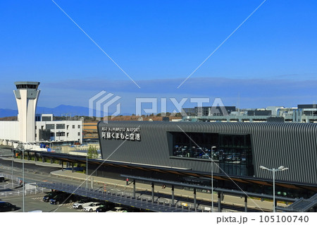 【熊本県】リニューアルした熊本空港 105100740