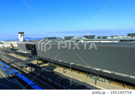 【熊本県】リニューアルした熊本空港 105100759