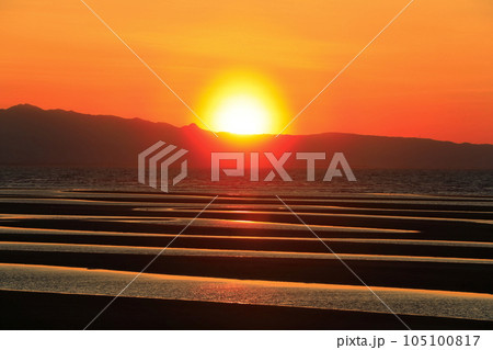 【大分県】絶景日の真玉海岸の夕日 【大分県】絶景日の真玉海岸の夕日 105100817
