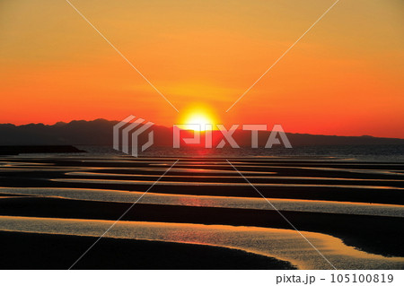 【大分県】絶景日の真玉海岸の夕日 105100819