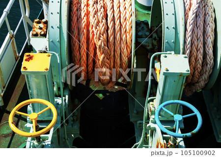 船のウインチ 船のウインチ 105100902