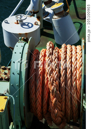 船のウインチ 105100903