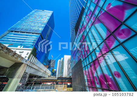 日本の東京都市景観　渋谷駅や渋谷サクラステージSHIBUYAタワー、N`EXなどを望む 105103782