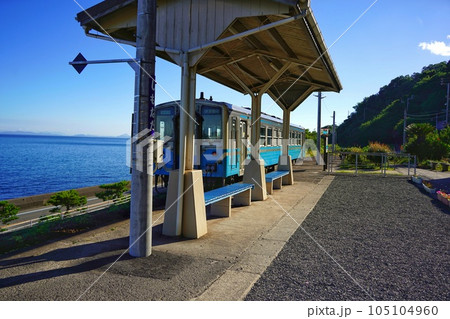 美しい瀬戸内海が見えるインスタ映えスポット下灘駅 美しい瀬戸内海が見えるインスタ映えスポット下灘駅 105104960