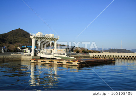 愛媛県今治市　盛港　波止場 105108409