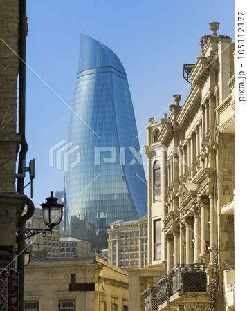 アゼルバイジャン・バクーの旧市街とフレイムタワー / Baku, Azerbaijan アゼルバイジャン・バクーの旧市街とフレイムタワー / Baku, Azerbaijan 105112172