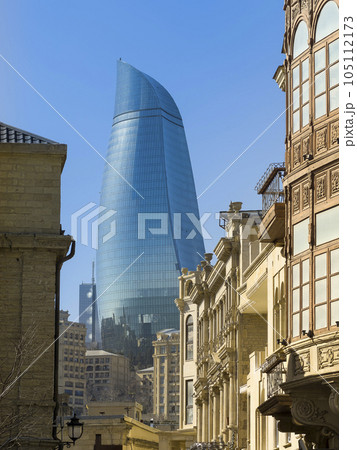 アゼルバイジャン・バクーの旧市街とフレイムタワー / Baku, Azerbaijan 105112173