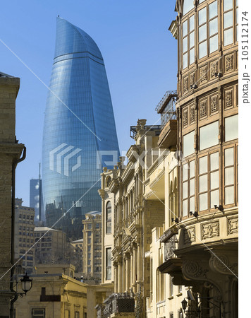 アゼルバイジャン・バクーの旧市街とフレイムタワー / Baku, Azerbaijan アゼルバイジャン・バクーの旧市街とフレイムタワー / Baku, Azerbaijan 105112174