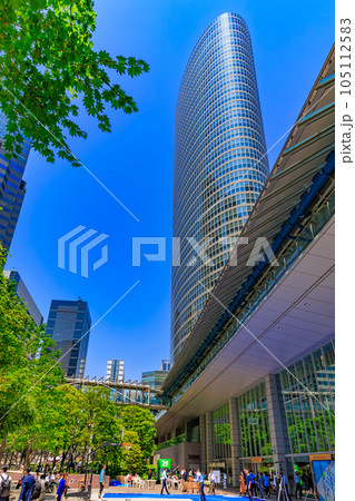 東京　港区港南の都市風景　品川インターシティのオフィスビル 105112583