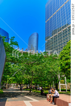 東京　港区港南の都市風景　品川インターシティのオフィスビル 105112587