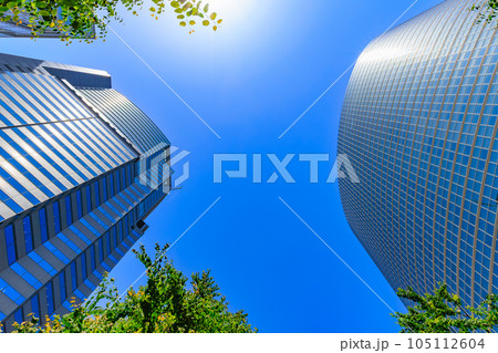 東京 港区港南の都市風景 品川グランドコモンズのオフィスビル 東京 港区港南の都市風景 品川グランドコモンズのオフィスビル 105112604