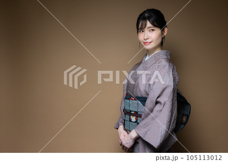 グレーの色無地 着物 和装 グレーの色無地 着物 和装 105113012