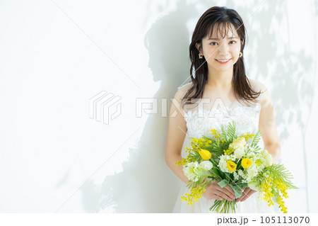 ブーケを持つ花嫁 105113070