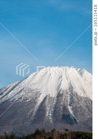 大山の雪景色　(伯耆町から） 105115418