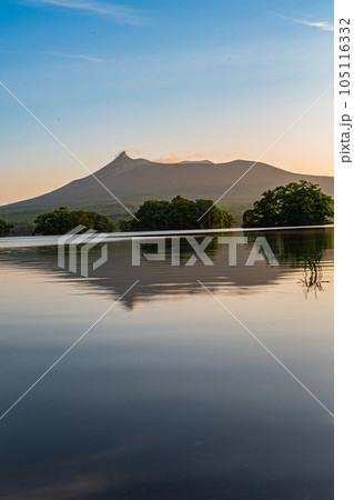 北海道　大沼国定公園の風景 105116332