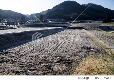 三河内田園風景　霜の朝 105117581
