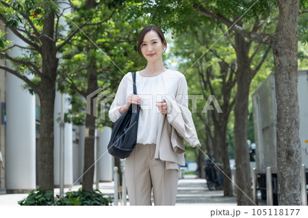 ビジネス　女性　 105118177