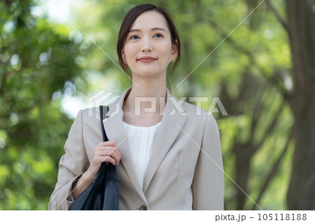 ビジネス　女性　 105118188