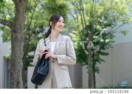 ビジネス　女性　 105118198