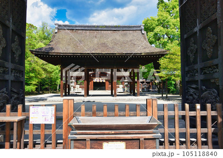 京都 豊国神社 唐門から見た拝殿と本殿 京都 豊国神社 唐門から見た拝殿と本殿 105118840