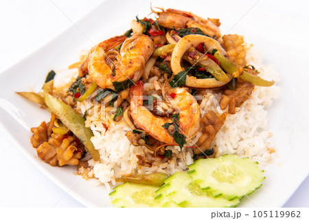 fried rice with seafood 105119962