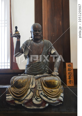 「因掲陀(いんかだ)尊者」の木像（萬福寺･大雄宝殿／京都府宇治市五ケ庄三番割34） 105120987