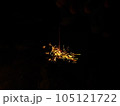夏の風物詩の線香花火 105121722