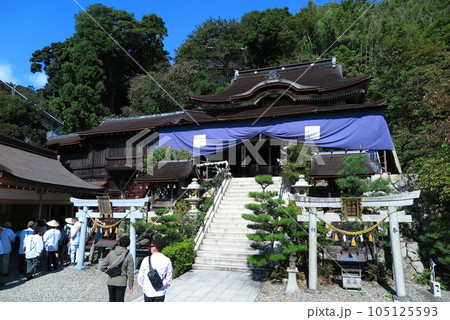 琵琶湖の竹生島:都久夫須麻神社の本殿 琵琶湖の竹生島:都久夫須麻神社の本殿 105125593
