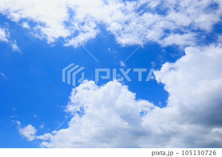 夏の雲の写真素材 [105130726] - PIXTA