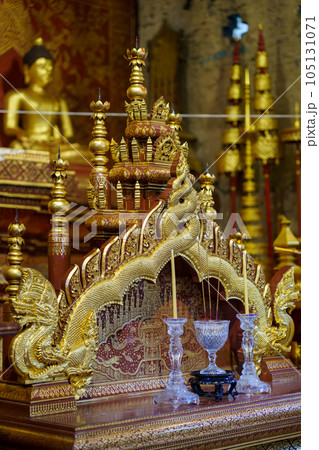 ワット・プラシン寺院のナーガの装飾（タイ・チェンマイ県） 105131071