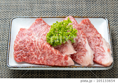 焼肉用牛肉。希少部位と言われる「イチボ」。 105133654