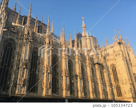 ドゥオーモ　ミラノ　イタリア 105134723