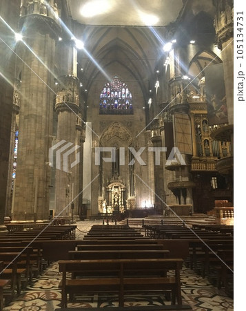 ドゥオーモ　ミラノ　イタリア 105134731