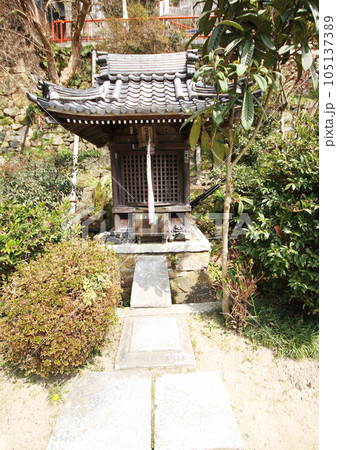 竹生島　宝厳寺　雨宝堂 105137389