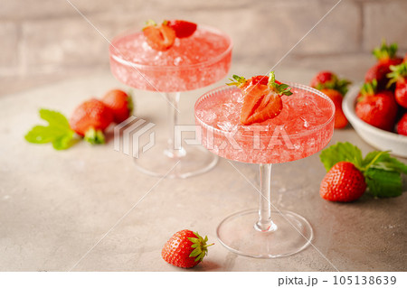 Strawberry cocktail in a glass 105138639