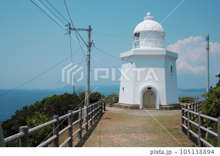 長崎市の伊王島にある灯台 105138894