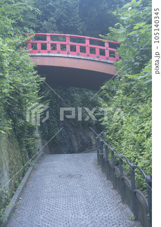 江ノ島の赤い橋 105140345