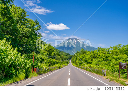 喜茂別町相川ビューポイントパーキング　美しい羊蹄山　直線道路 105145552