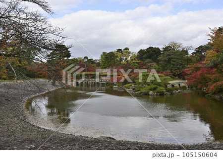 京都仙洞御所　南池の紅葉 105150604
