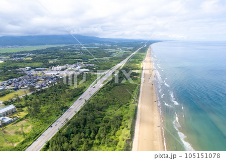 ドローン|千里浜なぎさドライブウェイへ続く千里浜IC付近|のと里山海道|南方を撮影|石川県羽咋市 ドローン|千里浜なぎさドライブウェイへ続く千里浜IC付近|のと里山海道|南方を撮影|石川県羽咋市 105151078