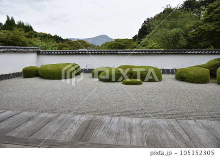 方丈から見る獅子の児渡し庭園と比叡山　正伝禅寺 105152305