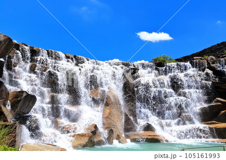 【香川県】夏の国営讃岐まんのう公園（昇竜の滝） 105161993