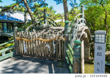 兵庫県西宮市　真夏の西宮神社と瑞寳橋 105164086