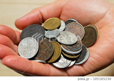古銭　昔の貨幣　日本貨幣　硬貨 105165230