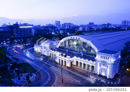 Night View of Bangkok Train Station in Thailand 105166281