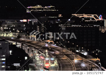 首都高湾岸線沖を進む「MSC ベリッシマ」 首都高湾岸線沖を進む「MSC ベリッシマ」 105172747