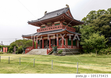 万燈会で知られる朱色の慈母観音水雲山潮音寺本堂 万燈会で知られる朱色の慈母観音水雲山潮音寺本堂 105173415