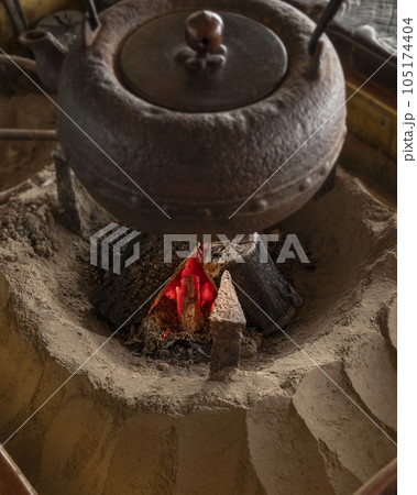 火鉢 105174404